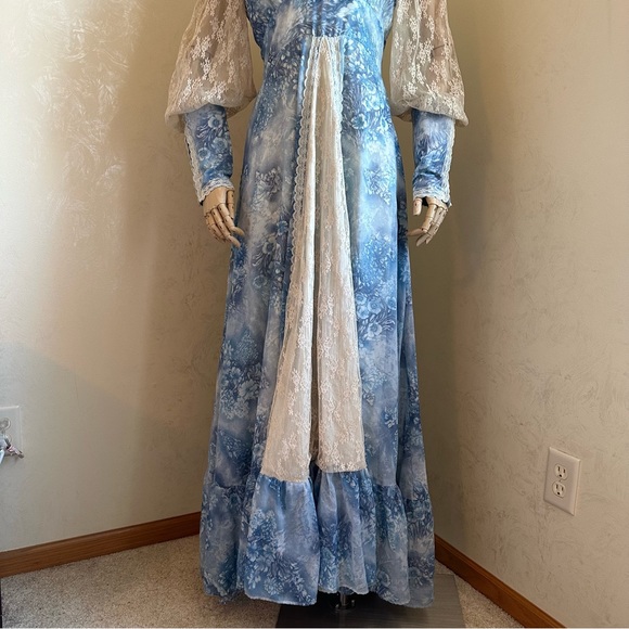 70s Vintage Gunne Sax Blue Floral Lace Boho Renaissance Festival Dress - Picture 14 of 15
